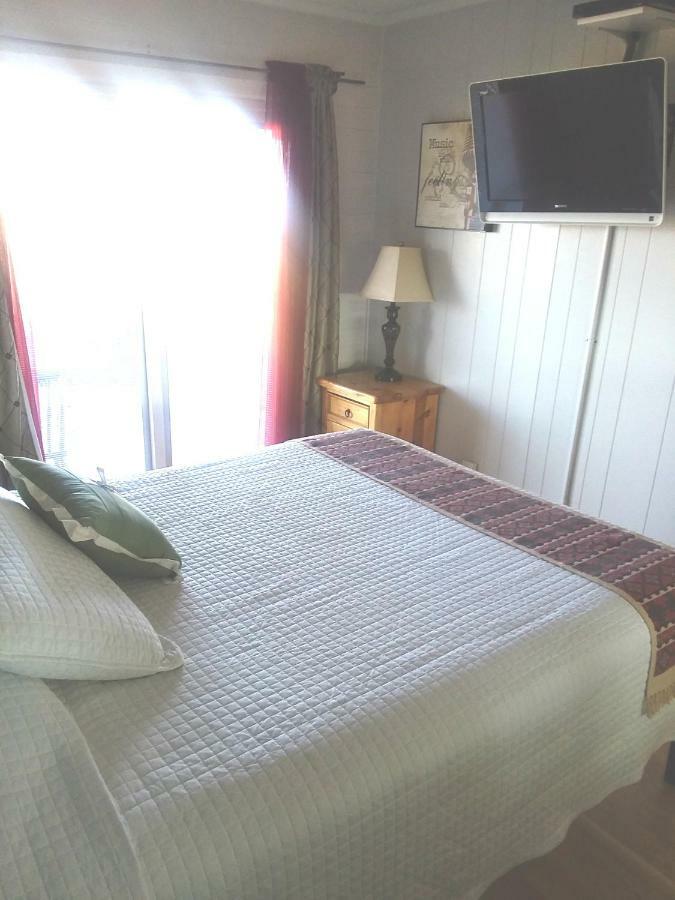 Hilltop Tavern And Inn Єпл-Веллі Номер фото